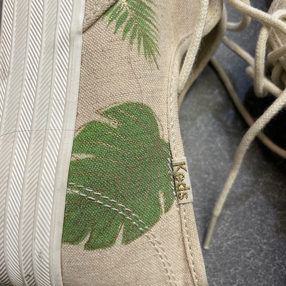Unique Keds on platform with linen colored background and tropical leaf design - Picture 2 of 8